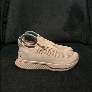 Flux Adapt Runner shoe